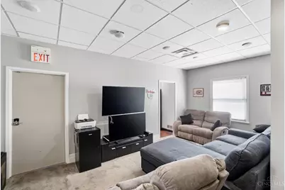 2406 Auburn Avenue, Cincinnati, OH 45219 - Photo 14