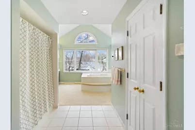 1318 Hayward Court, Cincinnati, OH 45208 - Photo 34