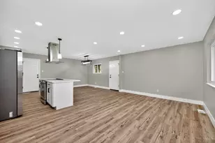 2351 Mercury Ave, Springfield Township, OH 45231 - Photo 6