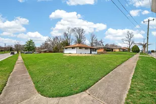 2351 Mercury Ave, Springfield Township, OH 45231 - Photo 4