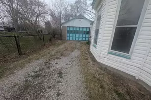 510 W Walnut St, Franklin Township, OH 45120 - Photo 2