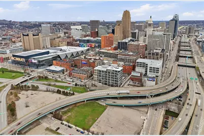 353 W Fourth Street #409, Cincinnati, OH 45202 - Photo 4