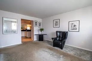 1033 Burchcliff Cir, West Carrollton, OH 45449 - Photo 6