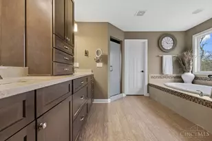 10741 Hampton Glen Ln, Hamilton Township, OH 45140 - Photo 32