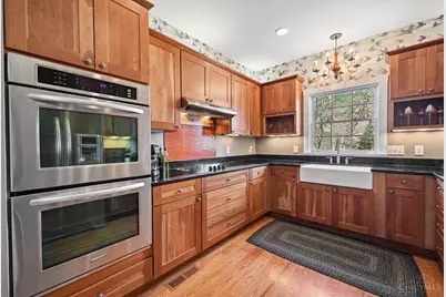 9867 Laurel Glen Drive, Loveland, OH 45140 - Photo 8