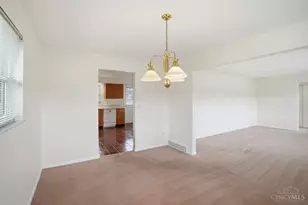 7281 Winton Rd, Springfield Township, OH 45224 - Photo 10