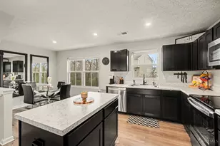 9821 Mel Carl Dr, Colerain Township, OH 45251 - Photo 4