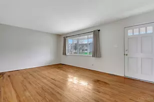 1748 Hilltree Dr, Anderson Township, OH 45255 - Photo 2