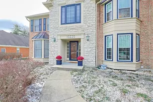 10220 Stablehand Dr, Symmes Township, OH 45242 - Photo 2