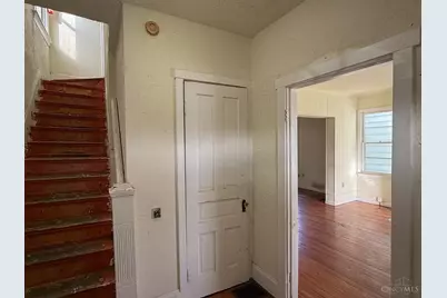 1606 Brewster Avenue, Cincinnati, OH 45207 - Photo 2