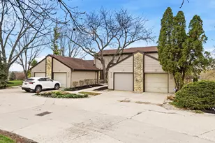 5196 Putters Cir, West Chester, OH 45069 - Photo 2