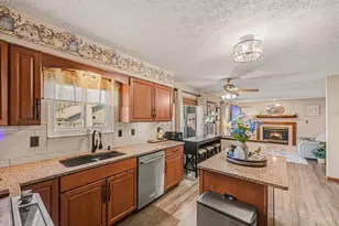 1244 Mayfair Dr, Wilmington, OH 45177 - Photo 10