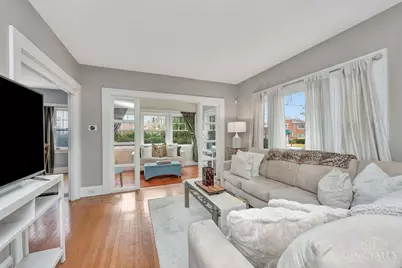 2913 Madison Road, Cincinnati, OH 45209 - Photo 2