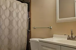 860 Sarbrook Dr, Springfield Township, OH 45231 - Photo 18