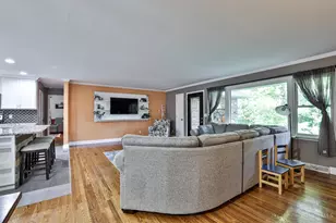 1012 Mary Ln, Wyoming, OH 45215 - Photo 6