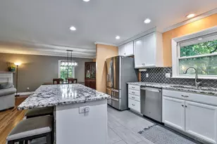 1012 Mary Ln, Wyoming, OH 45215 - Photo 12