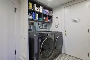 206 Hilltop Ln, Wyoming, OH 45215 - Photo 50