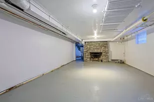 206 Hilltop Ln, Wyoming, OH 45215 - Photo 38