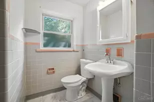 1224 Westminster Dr, Cincinnati, OH 45229 - Photo 18