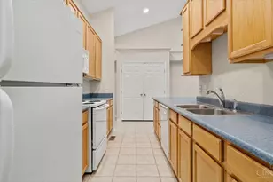 744 Breckenridge Ct, Union Township, OH 45244 - Photo 14