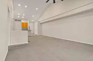 744 Breckenridge Ct, Union Township, OH 45244 - Photo 8