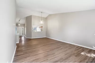 1013 Raintree Lane, Hamilton Township, OH 45039 - Photo 6