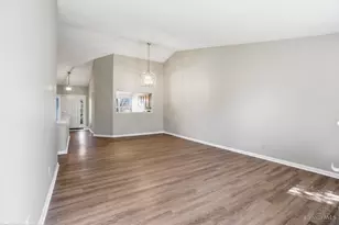 1013 Raintree Ln, Hamilton Township, OH 45039 - Photo 6