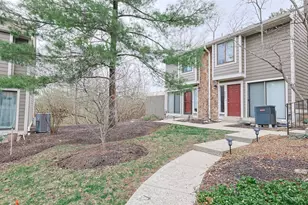 9966 Timbers Dr, Blue Ash, OH 45242 - Photo 2