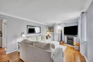 3649 Shortridge Cir, Cincinnati, OH 45247 - Photo 6