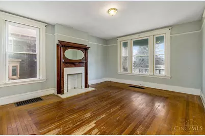990 Burton Avenue, Cincinnati, OH 45229 - Photo 8