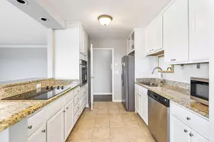 2200 Victory Pkwy, Cincinnati, OH 45206 - Photo 14