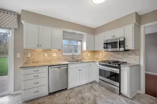 7880 Austin Ridge Dr, Cincinnati, OH 45247 - Photo 18