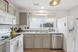 1194 Bugle Bluff Ct, Lebanon, OH 45036 - Photo 8