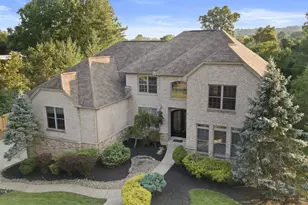 163 Compton Rd, Wyoming, OH 45215 - Photo 2