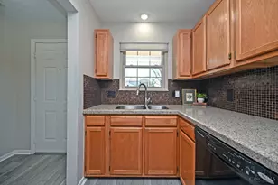 5918 Leeside Trail, Green Township, OH 45248 - Photo 8