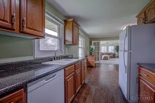 11833 Fairsprings Ct, Cincinnati, OH 45246 - Photo 10