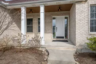 9034 Amy Marie Dr, West Chester, OH 45069 - Photo 2