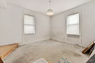 558 Howell Ave, Cincinnati, OH 45220 - Photo 14