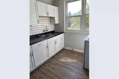 17 Flanders, Green Hills, OH 45218 - Photo 6