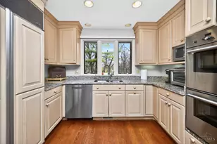 350 Pleasant Hill Dr, Wyoming, OH 45215 - Photo 16