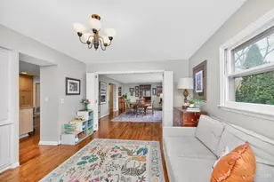 350 Pleasant Hill Dr, Wyoming, OH 45215 - Photo 12