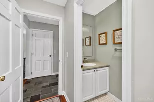 350 Pleasant Hill Dr, Wyoming, OH 45215 - Photo 20