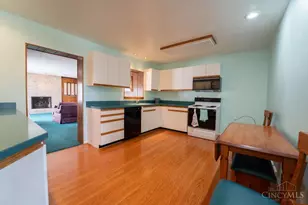 3323 Bellehaven Ct, Green Township, OH 45248 - Photo 6