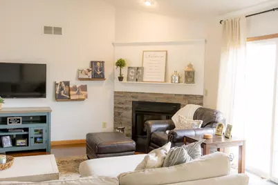 1452 Meadow Ridge Circle, Wilmington, OH 45177 - Photo 14