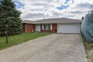 462 Faculty Dr, Fairborn, OH 45324 - Photo 1