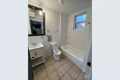 313 E University Avenue, Cincinnati, OH 45219 - Photo 6