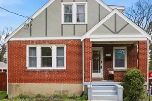 1040 Burns Ave, Wyoming, OH 45215 - Photo 1