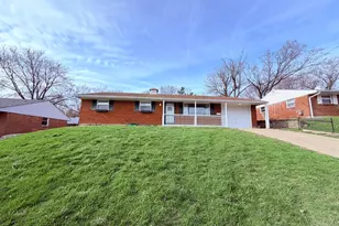 922 Castro Ln, Springdale, OH 45246 - Photo 1