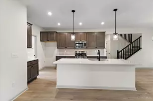 178 Farmstead Blvd, Springboro, OH 45066 - Photo 2