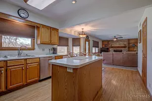 2405 Smith Rd, Hamilton, OH 45013 - Photo 6